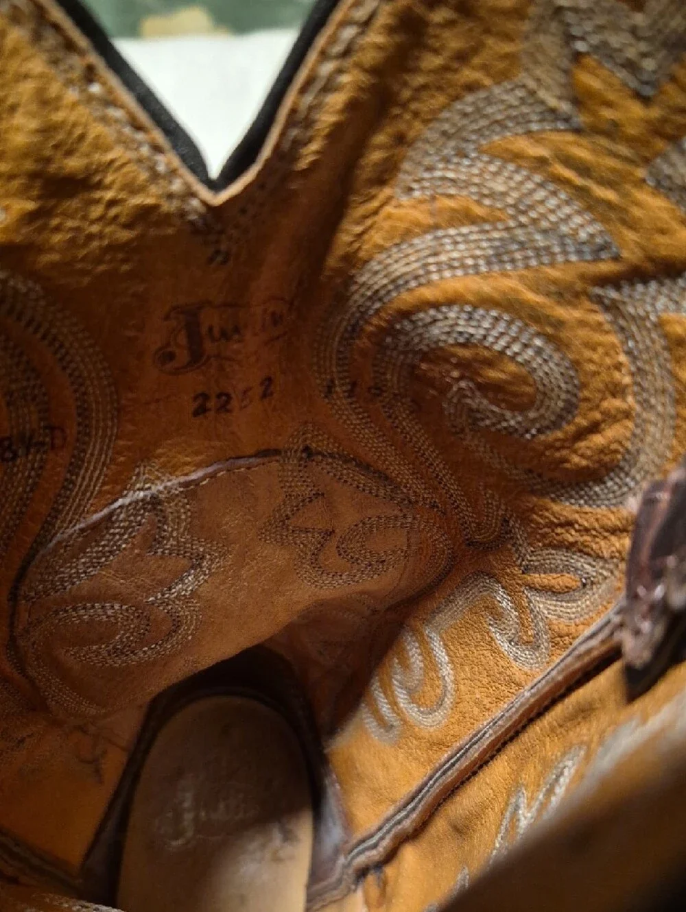 Justin Boots Men's Distressed Brown Leather Western Boots